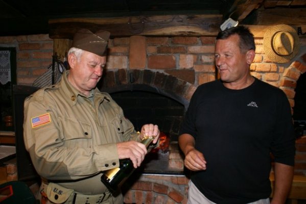 Prijatelji v Murski Soboti ob polnoči presenetili nekdanjega prvega kriminalista Jevška 